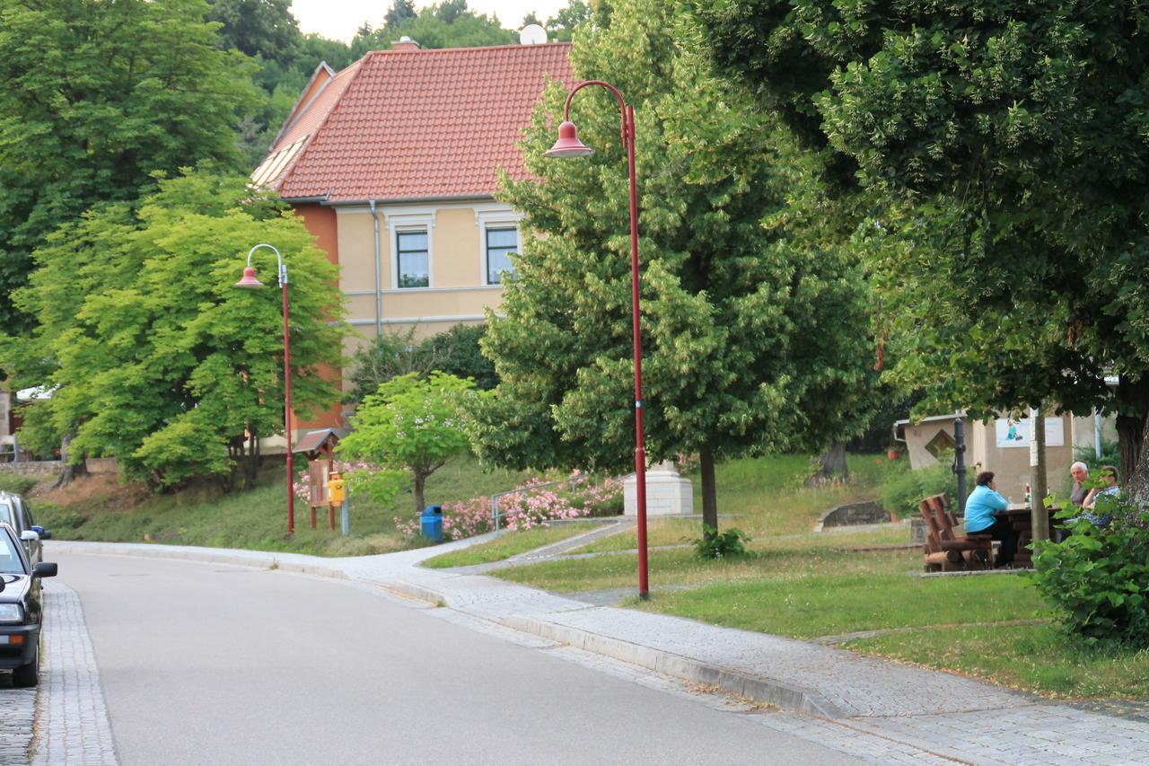 Hotel garni Zum Rebstock Naumburg  Exteriör bild